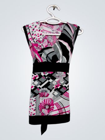 Ärmelloses Kleid mit geometrischem und floralem Print