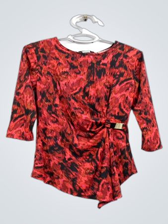 Mandy Evans Damen Oberteil mit asymmetrischem Drape in Rot-Schwarz-Print