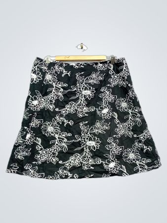 Sag Harbor Petite Schwarzer Blumen-A-Linien-Rock