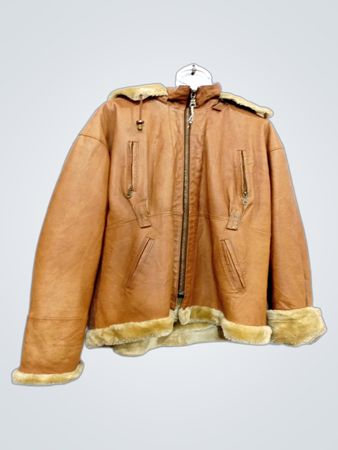 Braune Lederjacke mit Fellfutter