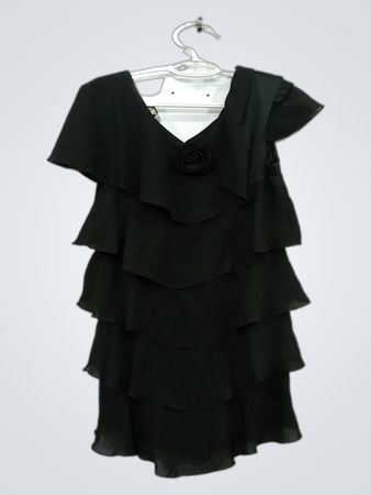 Schwarzes Rüschendesign Kleid