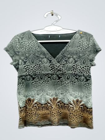 V-Ausschnitt T-Shirt mit Spitzenmuster