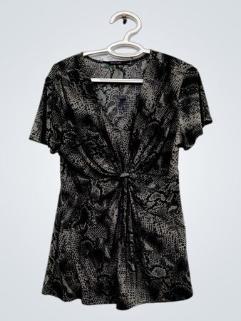 Daisy Fuentes Snake Print Twist Front Top