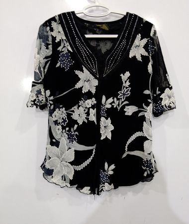 ASIAN WORKS Petite Black Floral Blouse