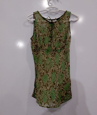 New York & Company Blusa sem Mangas com Estampa Floral