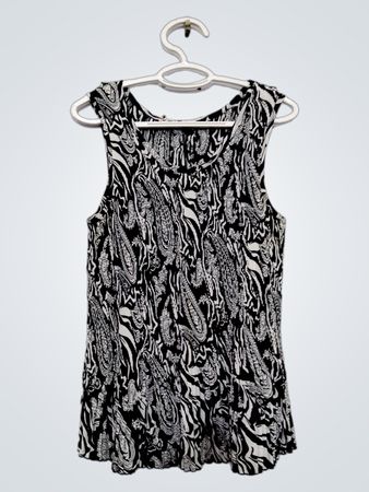 Essentials by Milano Sleeveless Paisley Print Top