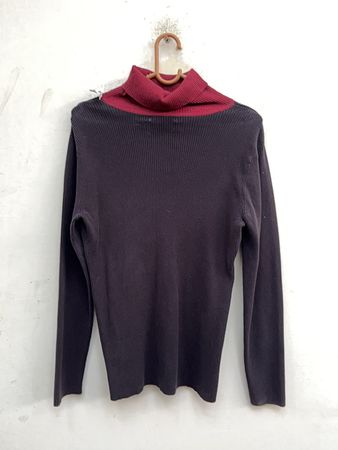 Pull à col roulé côtelé coloré sans marque