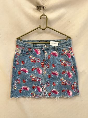 JEUVRE Floral Denim Skirt