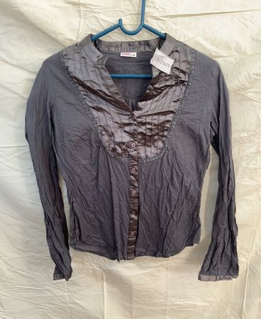 Gray Long-Sleeve Top