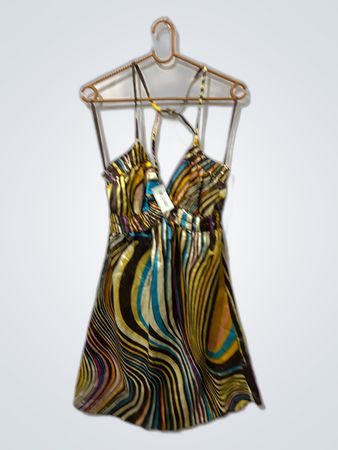 Mehrfarbig gestreiftes Kleid