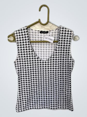 EVITA Houndstooth Top