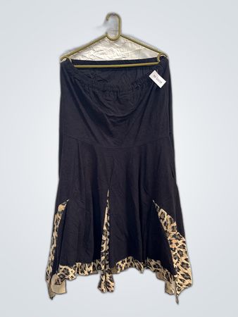 Black skirt with leopard print hem