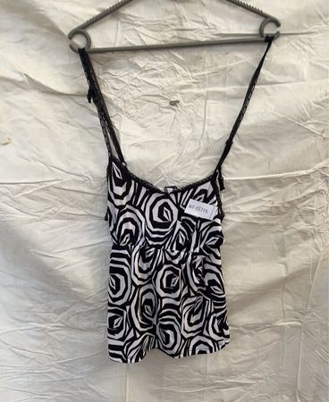Black and White Floral Pattern Tank Top