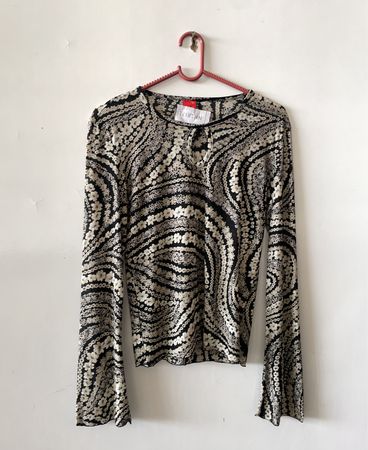 Long-Sleeve Floral Pattern Top