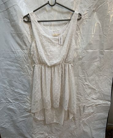 White Sleeveless Dress
