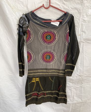Long-sleeved Tunic with Embroidered Circles