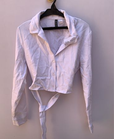 H&M Cropped Button-up Blouse