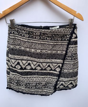 H&M Black and Beige Patterned Skirt