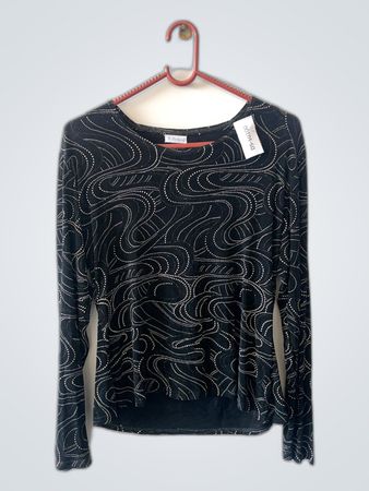 Long Sleeve Top with White Pattern