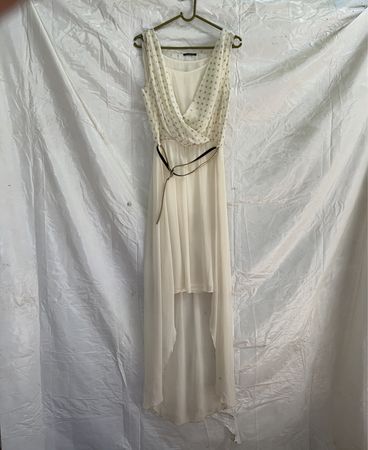 White Sleeveless Dress