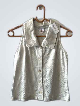 El Niño Sleeveless Collared Button-Up Shirt