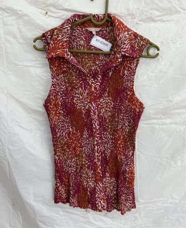 Printed Sleeveless Collared Blouse