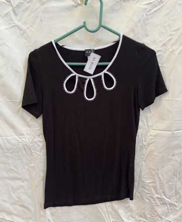 2B Black Short Sleeve Cut-Out Neck Top