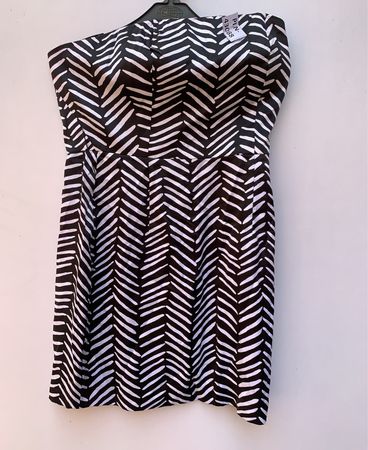BCBG Generation Black and White Zigzag Strapless Mini Dress