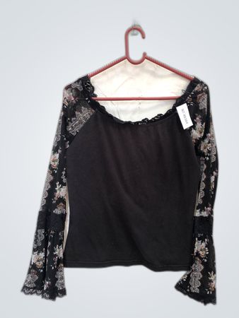 TopStudio Floral Lace Sleeve Blouse