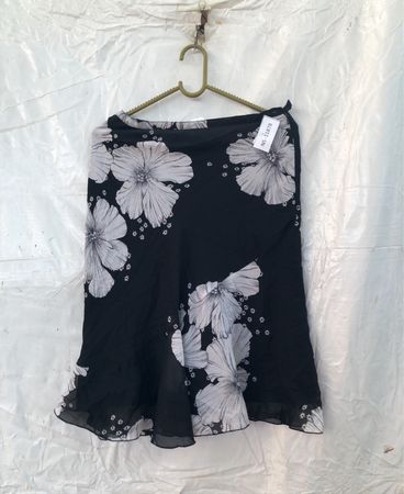 Côte Fême Black Floral Mini Skirt