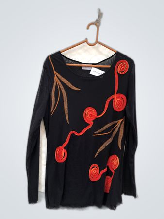 Edmee COLLECTION Black Long-Sleeve Top with Red and Gold Design