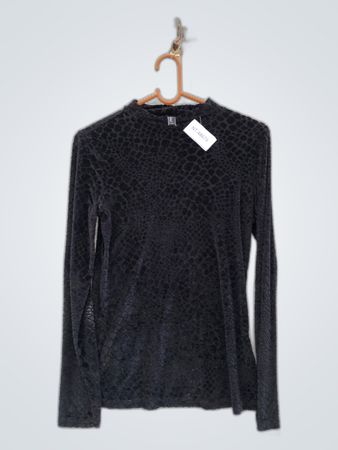 Black Long-Sleeve Top