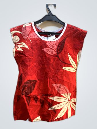 OnePapaya Hawaii Red Floral Sleeveless Top