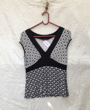 Dunnes Stores Black and White Geometric V-Neck Top