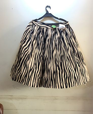 Minimum Zebra Print Pleated Skirt