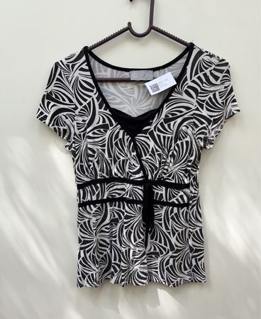 mia moda Black and White Abstract Print Wrap Blouse