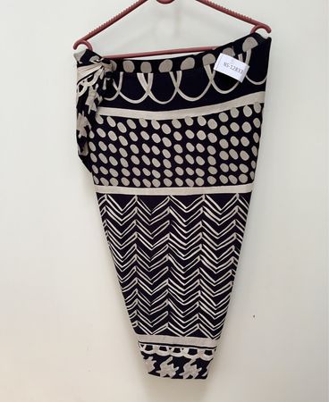 Intrend Black and White Patterned Dress
