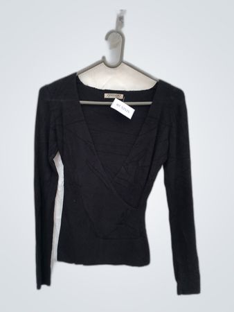 EXCELLENT Black Long-Sleeve Top