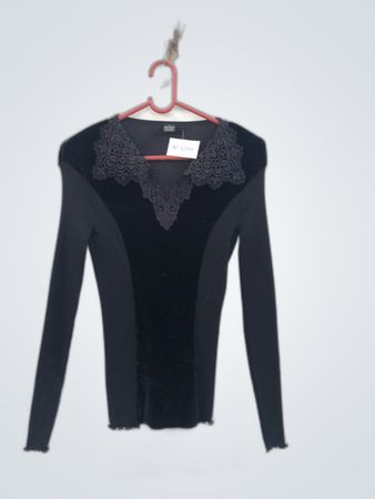 Oscallito Black Long Sleeve Top with Lace Details