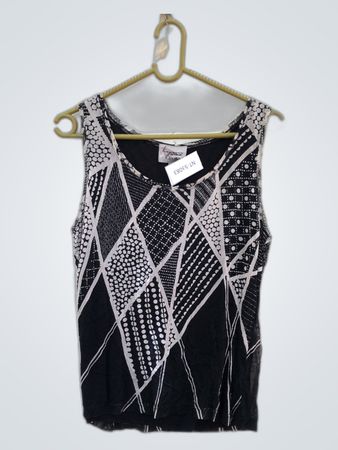Black and White Geometric Pattern Sleeveless Top