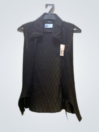 Black Sleeveless Top