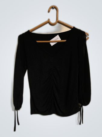 Unbranded Black Long Sleeve V-Neck Blouse