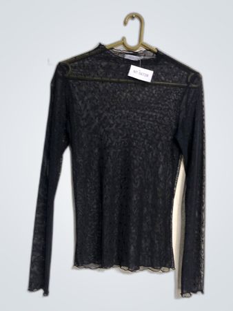 Hailys Lace Long-Sleeve Top