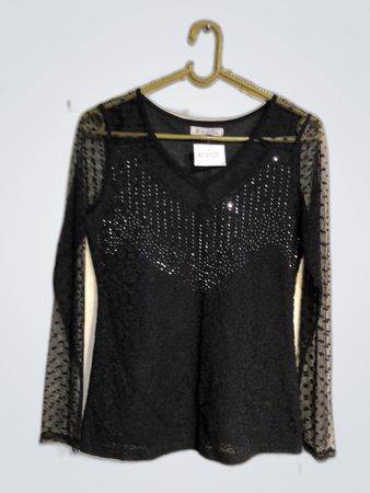 Evis Black Long-Sleeve Top