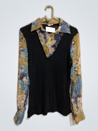 LAST WOMAN Blouse with Floral Sleeves