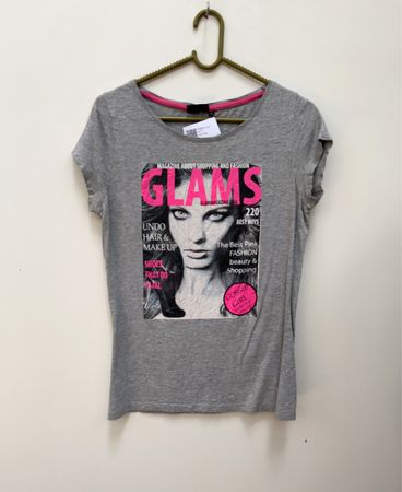 Jazlyn Gray T-Shirt with Glams Graphic