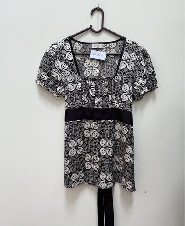 etrobe Black and White Floral Tie Front Top