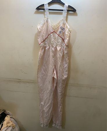 Jumpsuit mit Spitzenbesatz