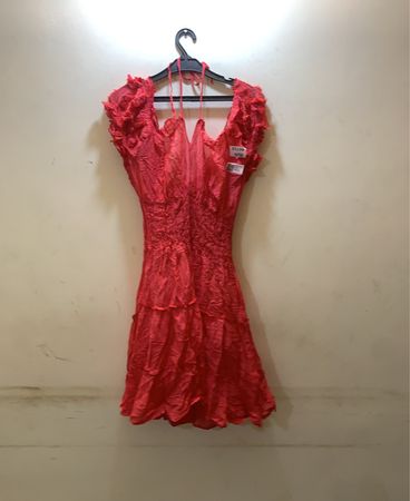 Rotes Rüschenkleid