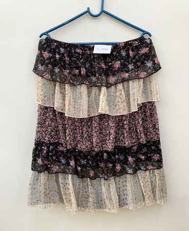 Ginatricot Floral Ruffled Skirt